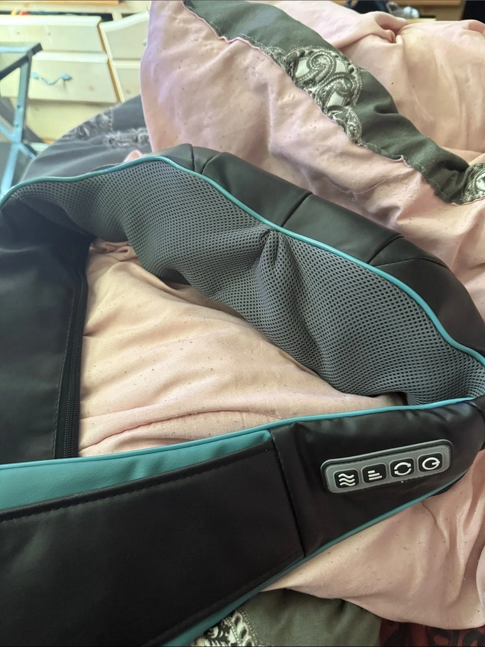 Dickies Black and Teal Neck Massage Wrap